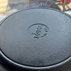 Lodge Cast Iron Skillet Size 8 With 10 Inch Lid.
